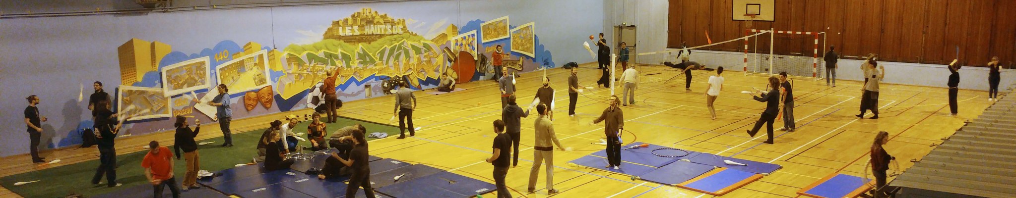 Gymnase de l'APJ, atelier jonglage